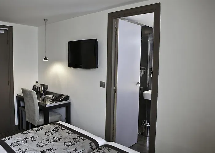 Hotel Logis 15 Montparnasse Parigi