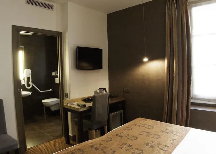 Hotel Logis 15 Montparnasse 4*