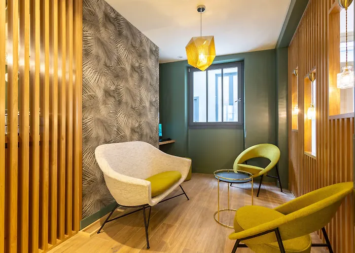 Logis 15 Montparnasse Hotel 4*