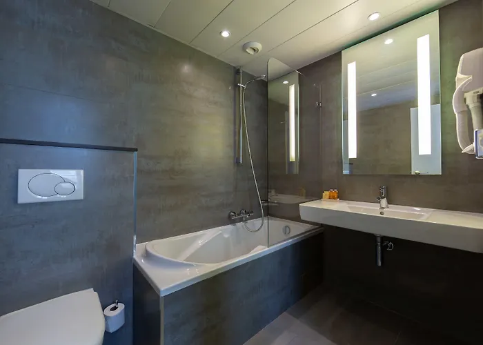 Logis 15 Montparnasse Hotel 4*