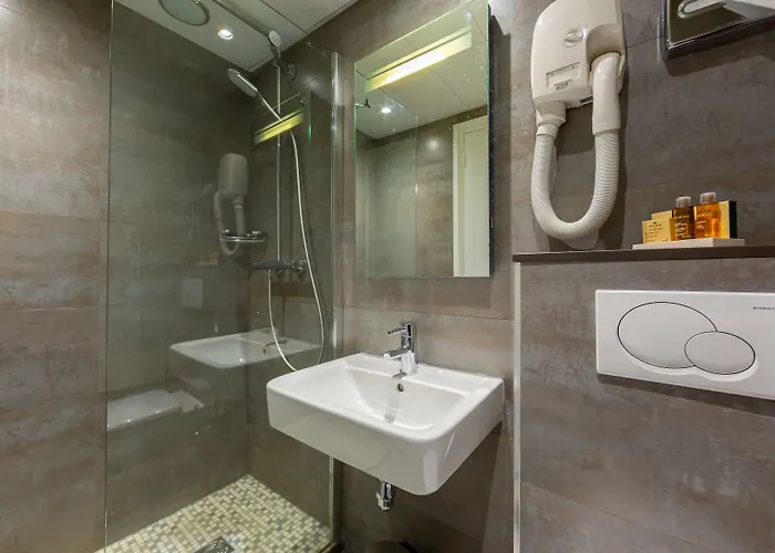 Hotel Logis 15 Montparnasse