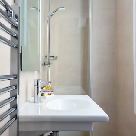 Logis 15 Montparnasse Hotel 4*