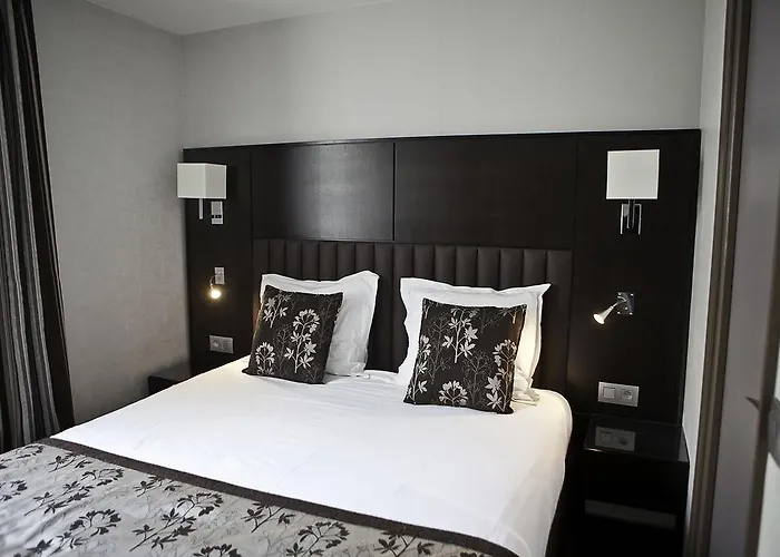 Logis 15 Montparnasse 4* Paris