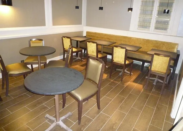 Hotel Logis 15 Montparnasse 4*