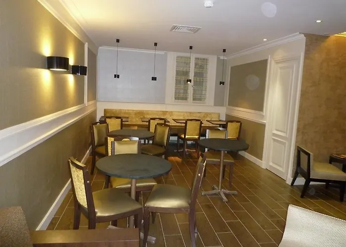 Logis 15 Montparnasse 4*