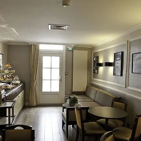 Logis 15 Montparnasse Hotel
