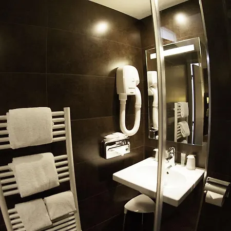Hotel Logis 15 Montparnasse 4*