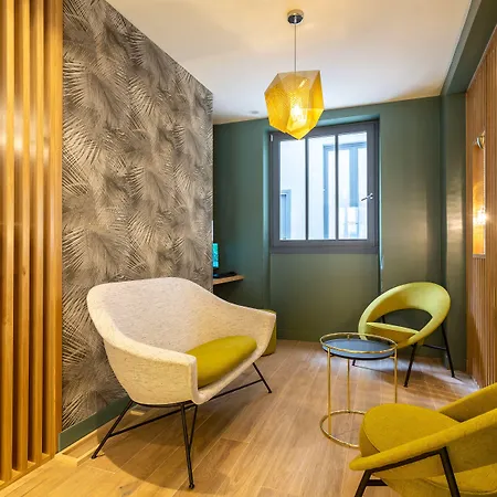 Logis 15 Montparnasse Hotel 4*