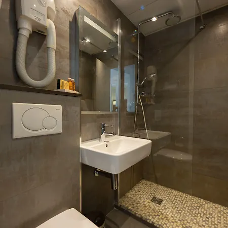 Logis 15 Montparnasse 4* Paris