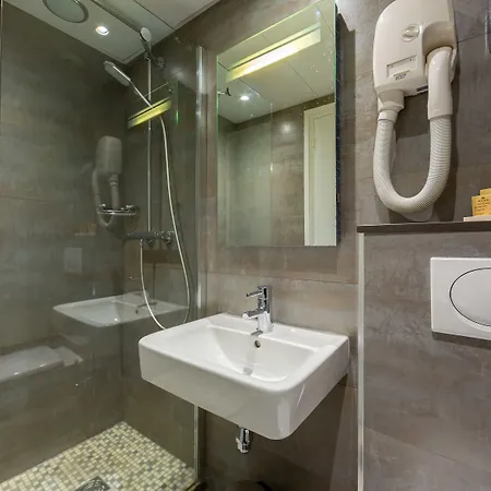 Hotel Logis 15 Montparnasse