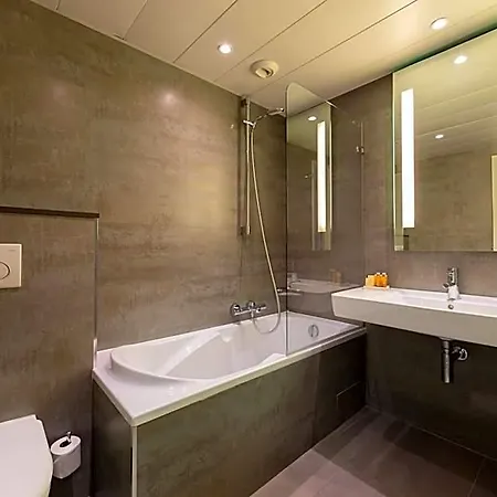 Logis 15 Montparnasse Hotel
