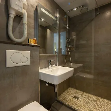 Hotel Logis 15 Montparnasse