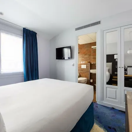 Logis 15 Montparnasse Otel 4*