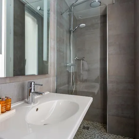 Logis 15 Montparnasse Otel 4*
