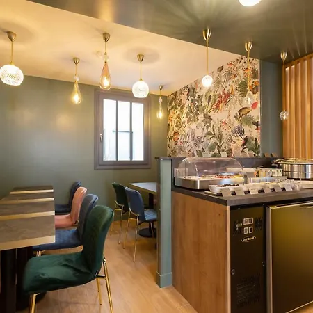 Hotel Logis 15 Montparnasse 4*