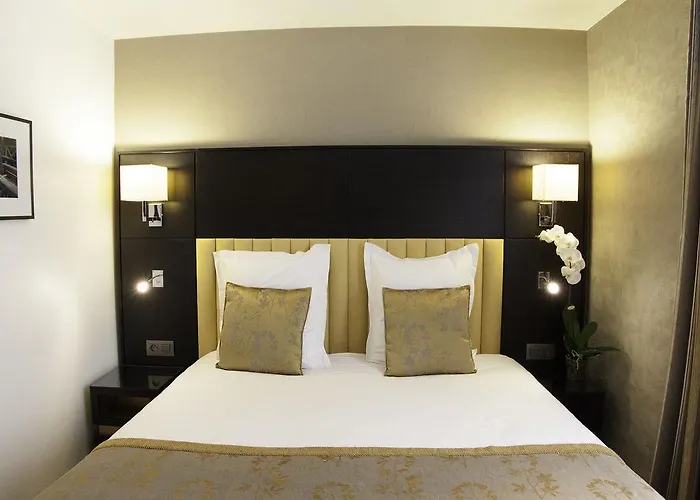 Logis 15 Montparnasse Hotell