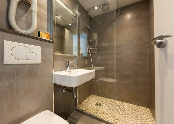 Logis 15 Montparnasse 4*