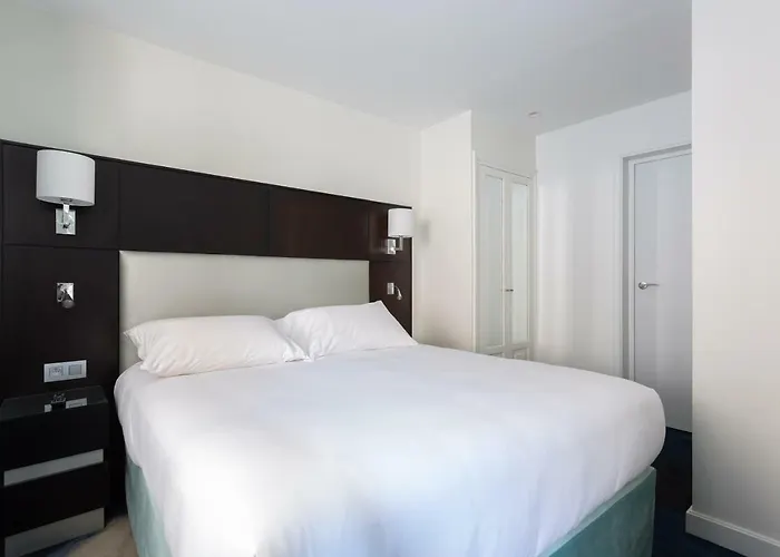 Logis 15 Montparnasse 4* Paris