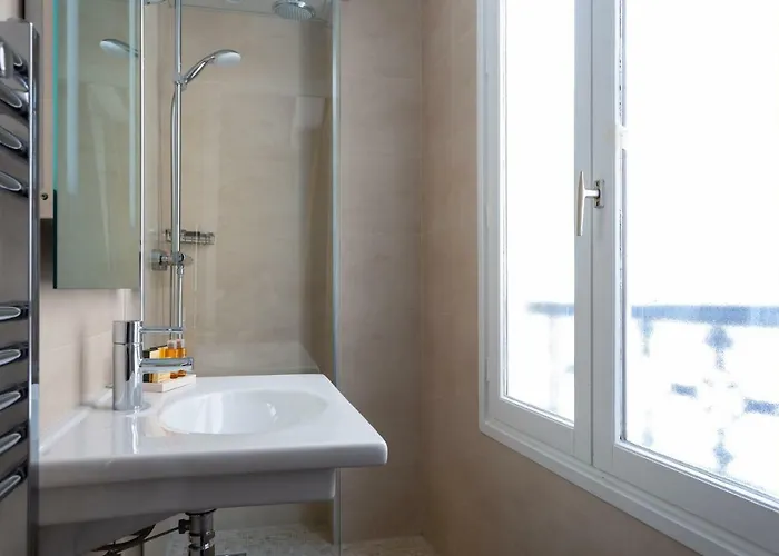 Logis 15 Montparnasse 4* Paris