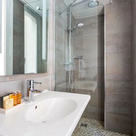 Logis 15 Montparnasse Hotel